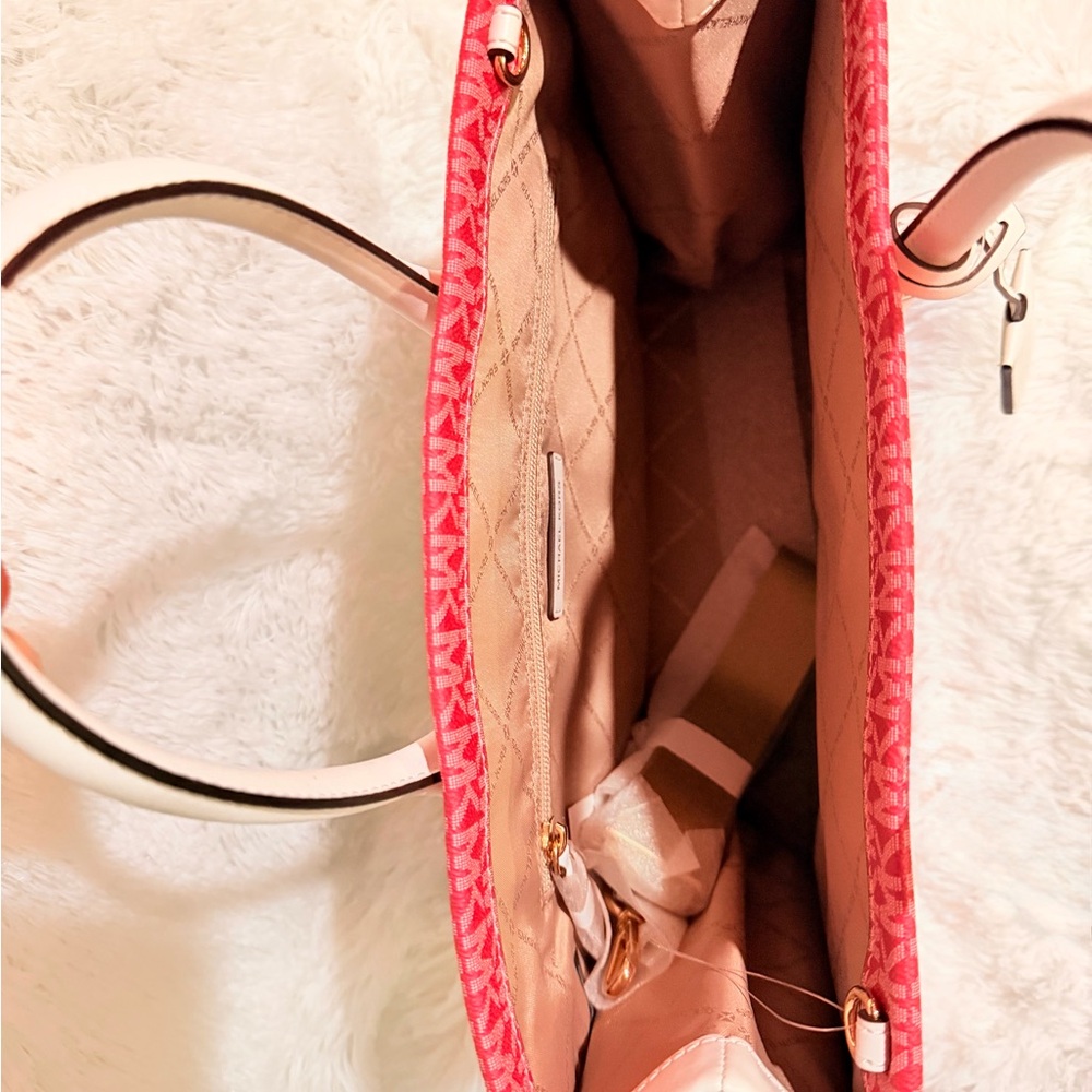 Michael Kors Mirella Small Rainbow
Signature Logo Xbody Tote Bag Rainbow 🌈 NWT - Picture 7 of 7
